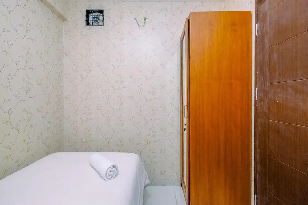 Cozy Living and Comfortable 2BR at Lagoon Bekasi Town Square Apartment By Travelio