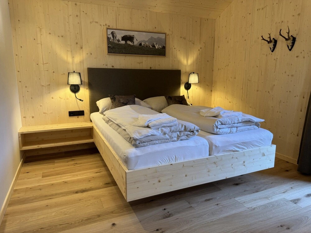 Superior Chalet With Sauna & Hot Tub