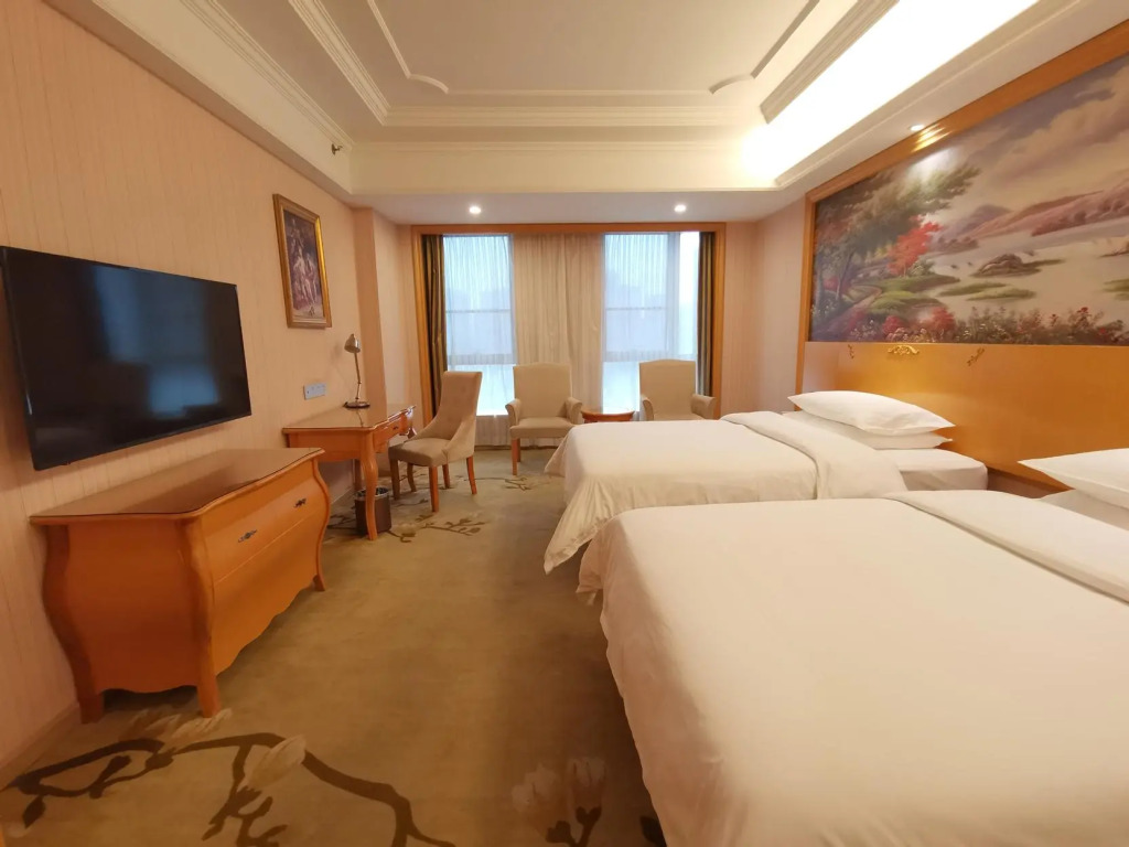 Vienna International Hotel (Hangzhou Linping South High-speed Railway Station)