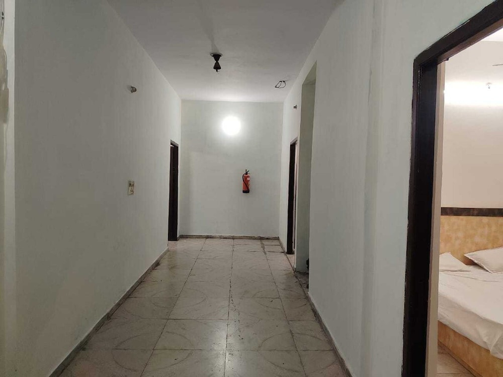 Hotel O Sector 12 Ghaziabad