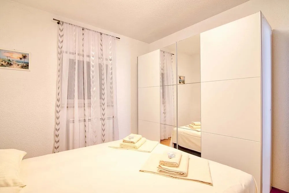 Apartment 1835