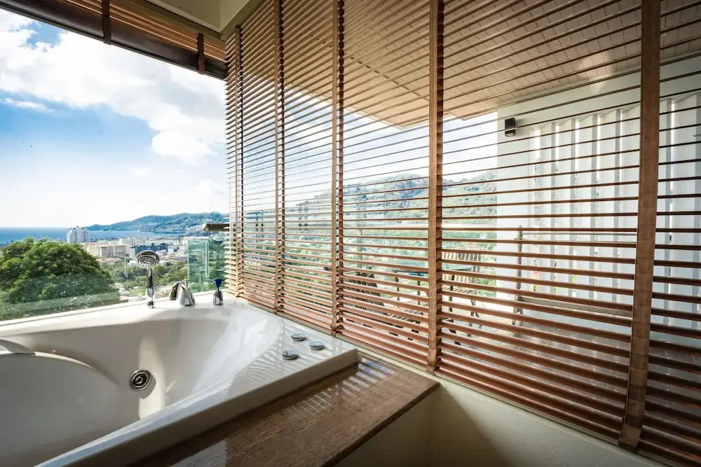 CAPITAL O890 The Royal Bay View Villas