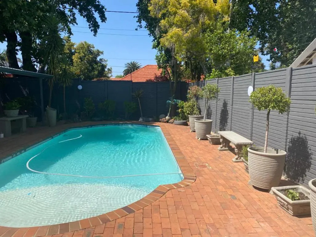 145 8th avenue highlands north Johannesberg