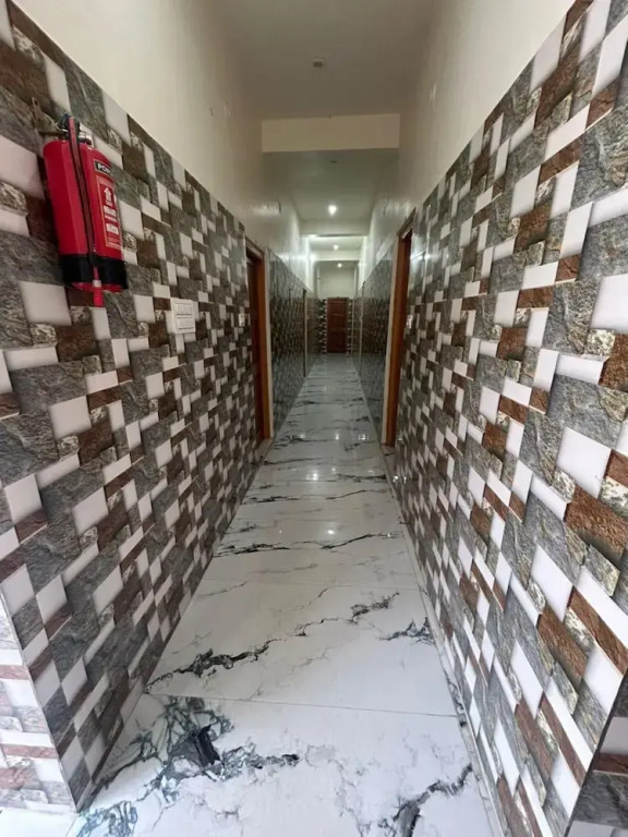 Hotel Royal Sainik