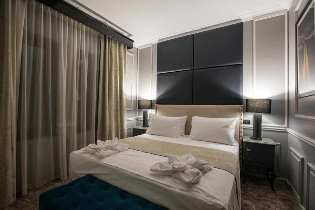 Peninsula Boutique Hotel