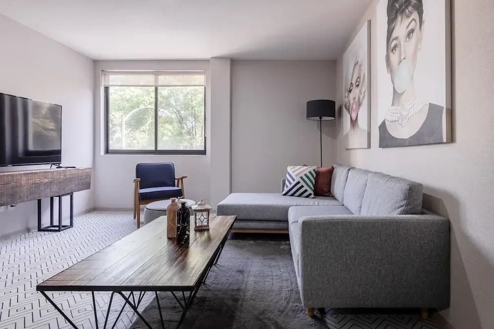 Urban Oasis in Roma - Wifi - Laundry - Sleeps 7