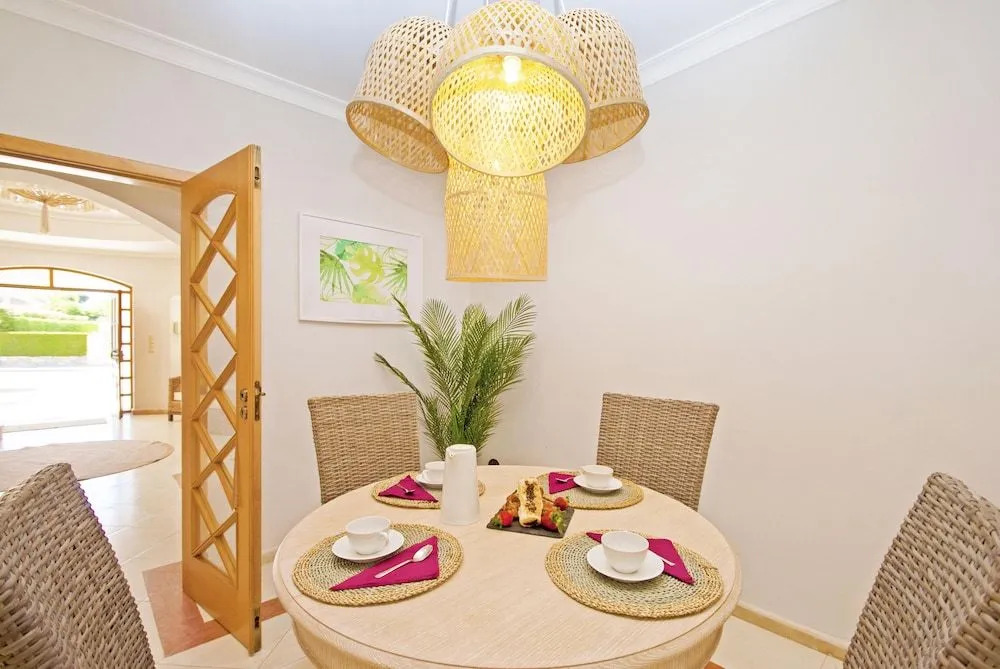 Villa Savannah - Casa de férias com piscina aquecível e BBQ no Vale do Lobo