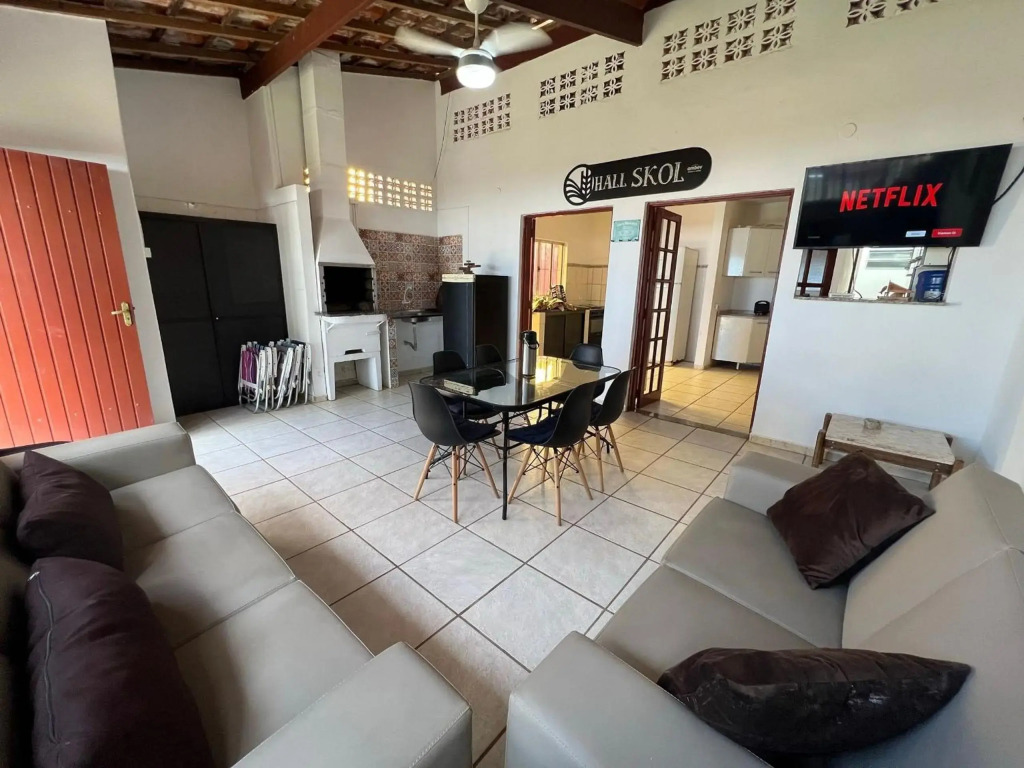 Casa aconchegante pé na areia c/ 5 quartos