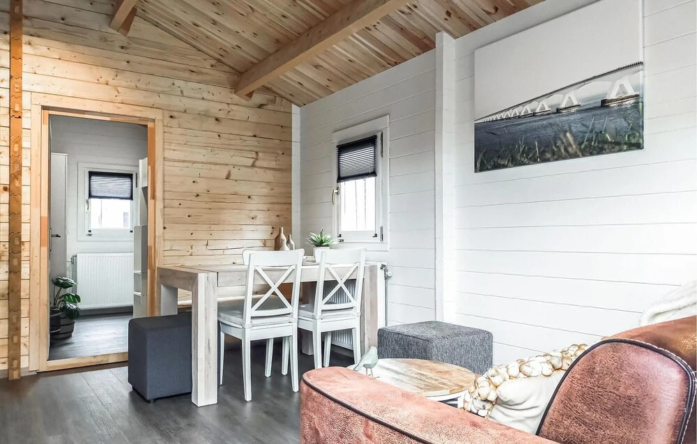 2 Bedroom Awesome Home In Heinkenszand