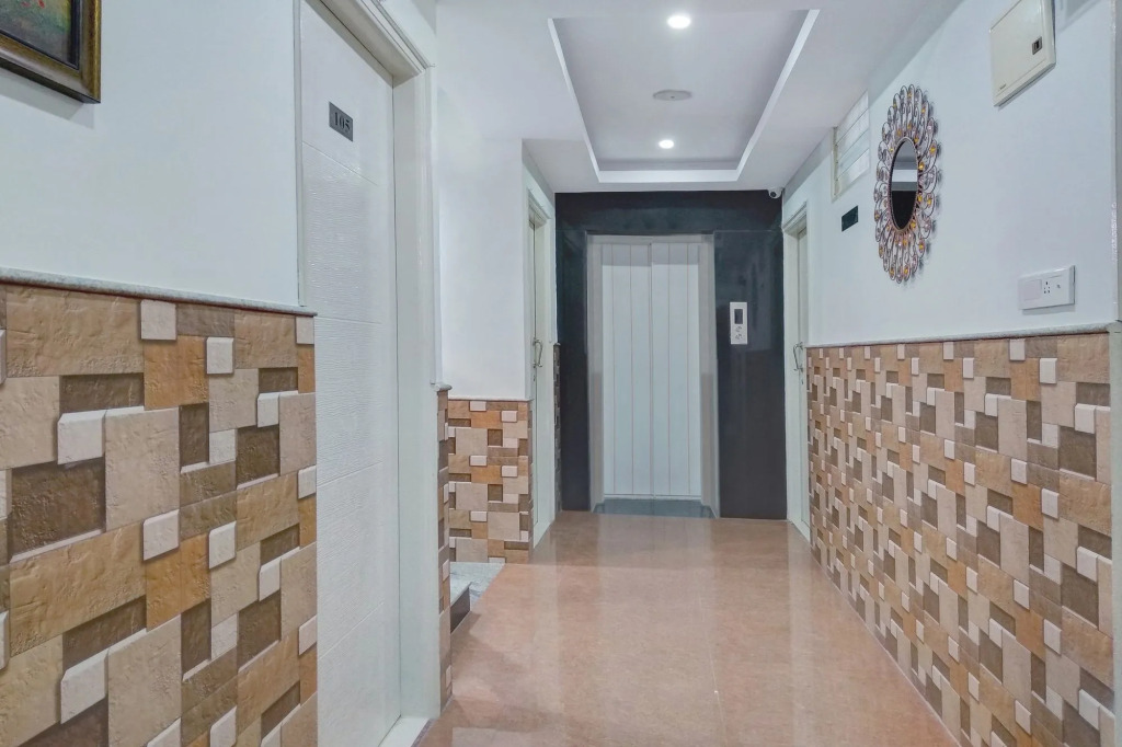 Hotel Rathod Suites By OYO Rooms