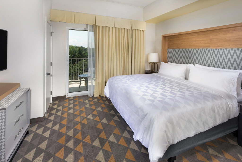 Holiday Inn & Suites Arden - Asheville Airport by IHG