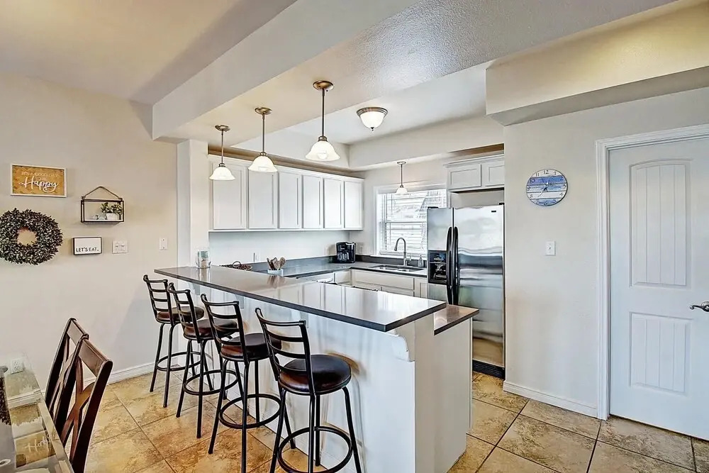 Anchor's Away 2 Bedroom Condo by Redawning