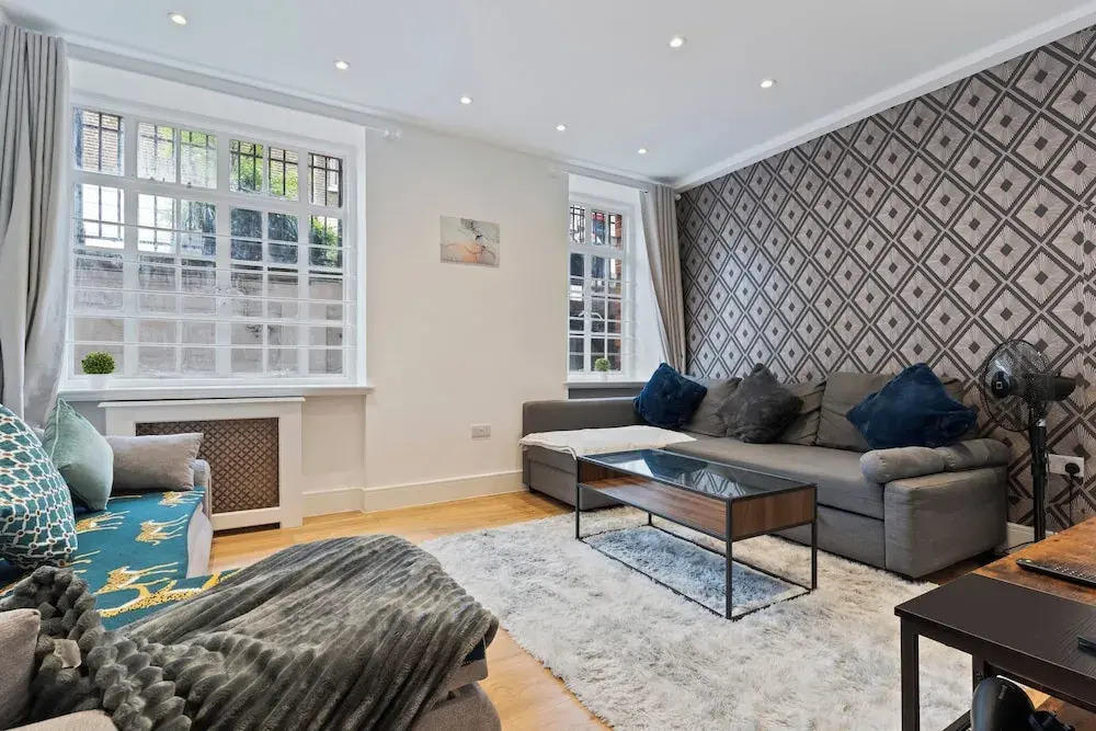 Cozy Apt Step Away Hyde Park and Oxford Street