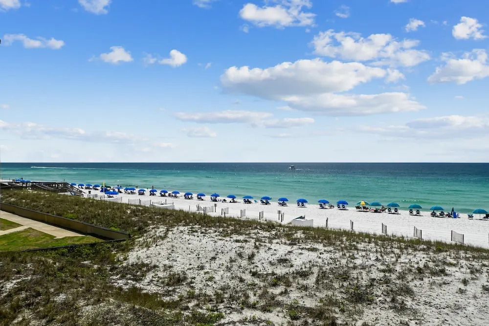 Inlet Reef 206 2 Bedroom Condo by RedAwning