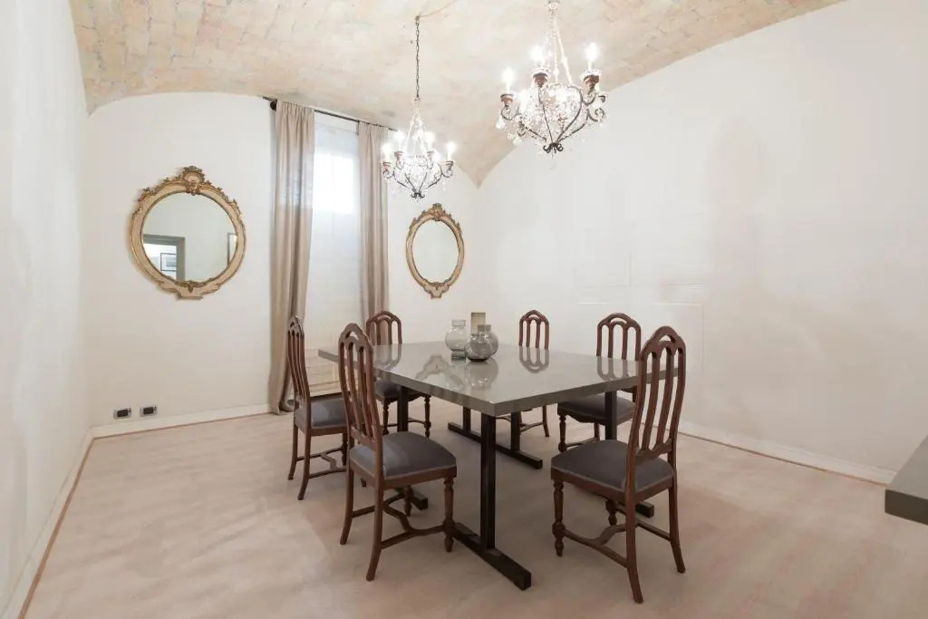 Amazing 4 bedrooms apartment with garden