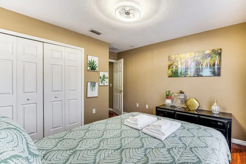 10 Mi to Parks: Spacious Kissimmee Home w/ Lanai!