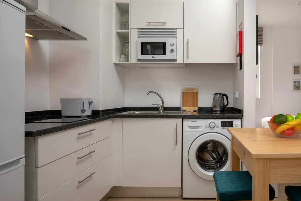 Ribeira das Casas Apt 2D by Homie