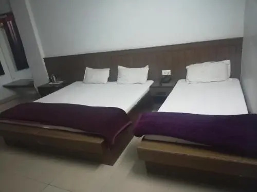 Shri Rajadhiraj Guest House