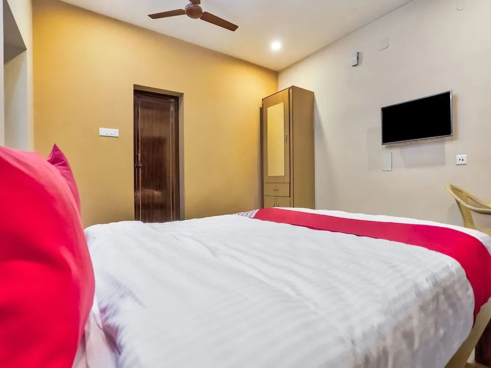 OYO 29878 Sri Abirami Inn