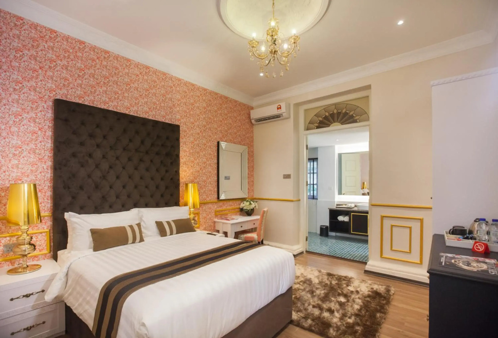 Apple Heritage Hotel