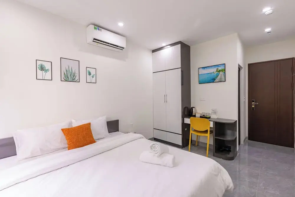 Hera Palace Home & Apartment