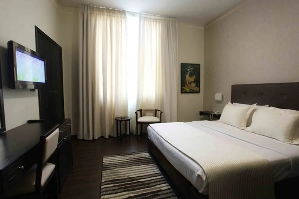 Al Jamila Suites