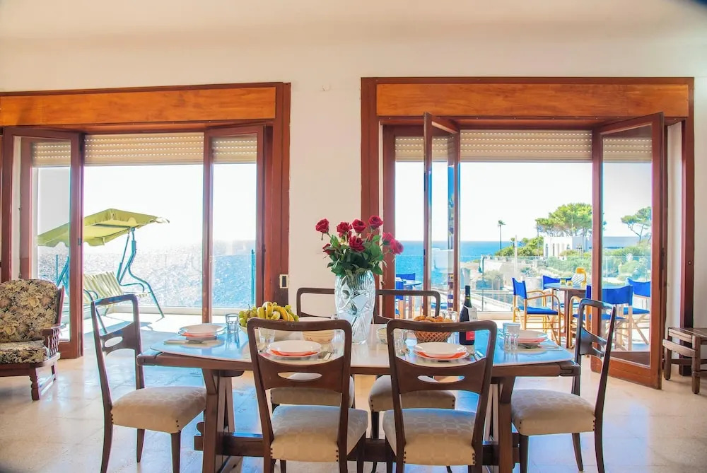Villa Giulia Sea View