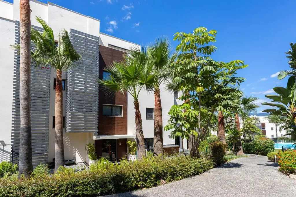 Hoyo 19 Luxury Apartment by GHR Rentals