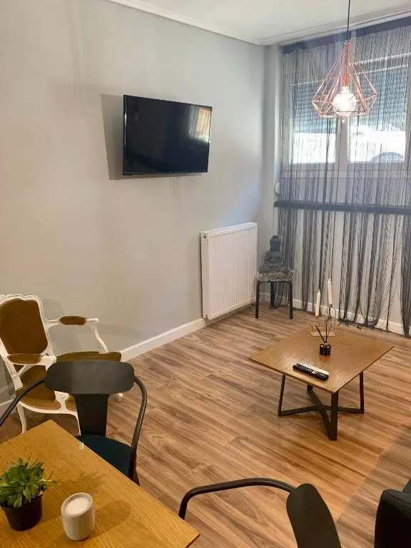 Modern and Spacious Apartment /5min walk to the center