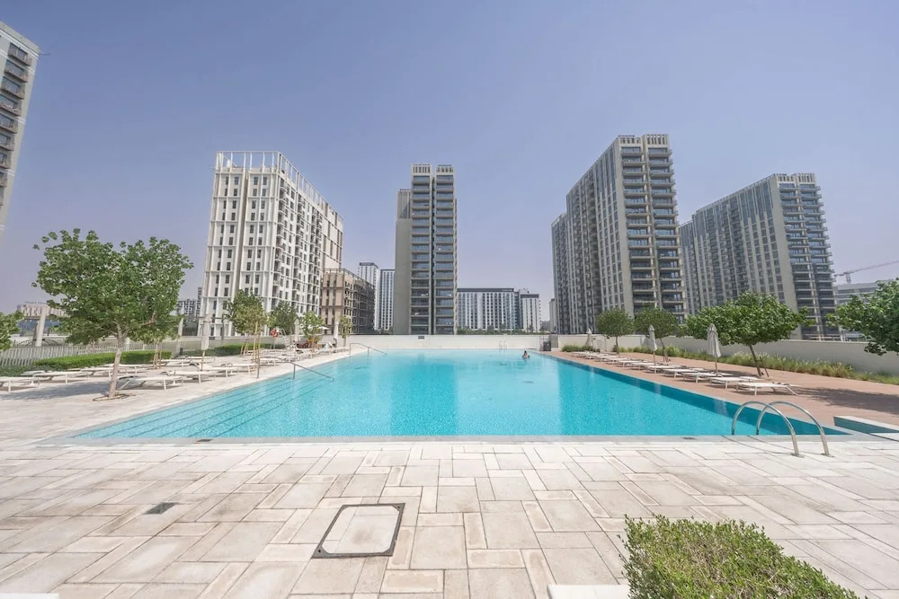 Dubai Hills Stunning 1 bed for 4 People