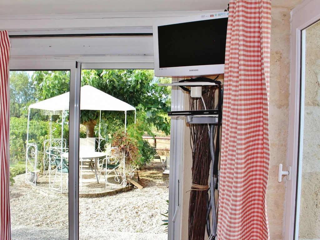 Beautiful Holiday Home With Swimming Pool