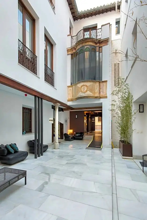 tuGuest Elvira Suites