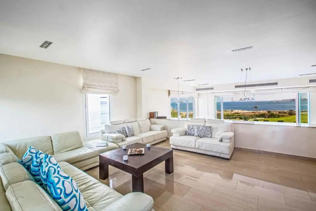 Villa Rhea