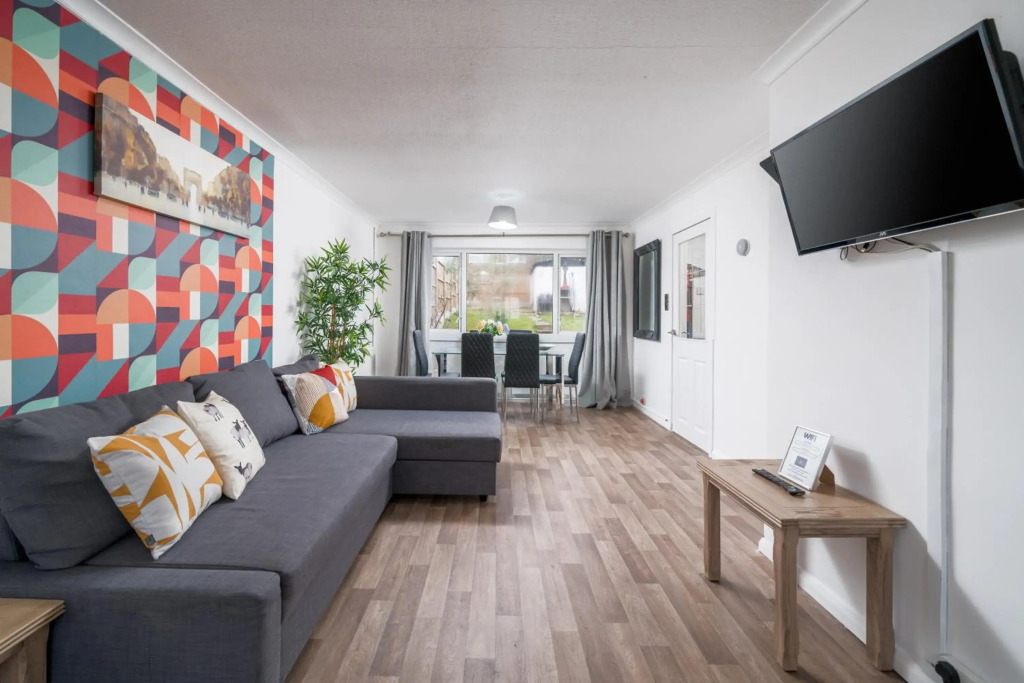 Entire House 3-Bed in Stevenage Hertfordshire With Parking & Garden