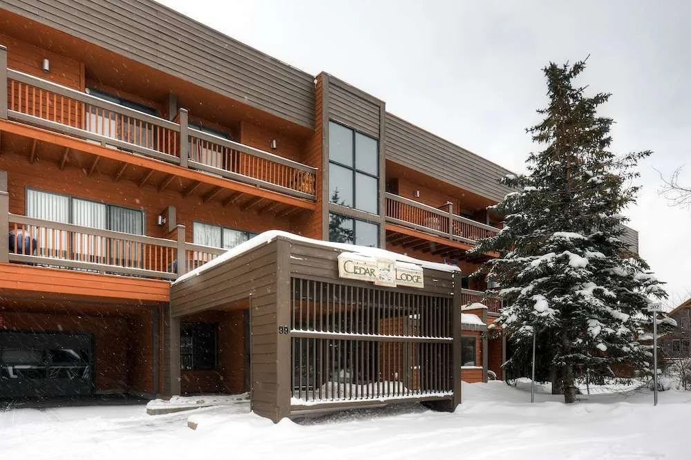 Cedars Lodge Condos by CRMR