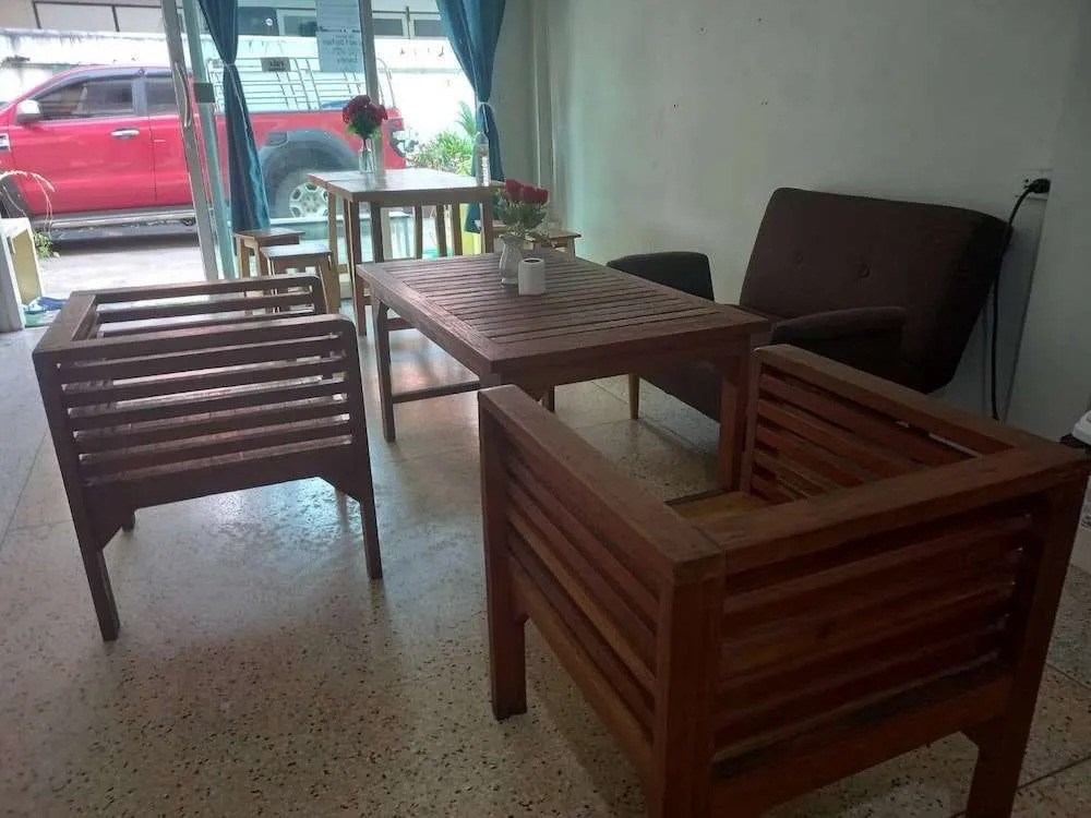 amazing khaosan hostel