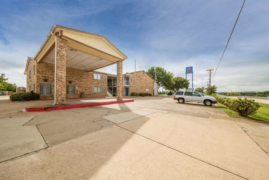 Motel 6 Red Oak, TX - Dallas