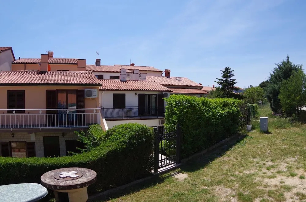 Apartments Rudan 253