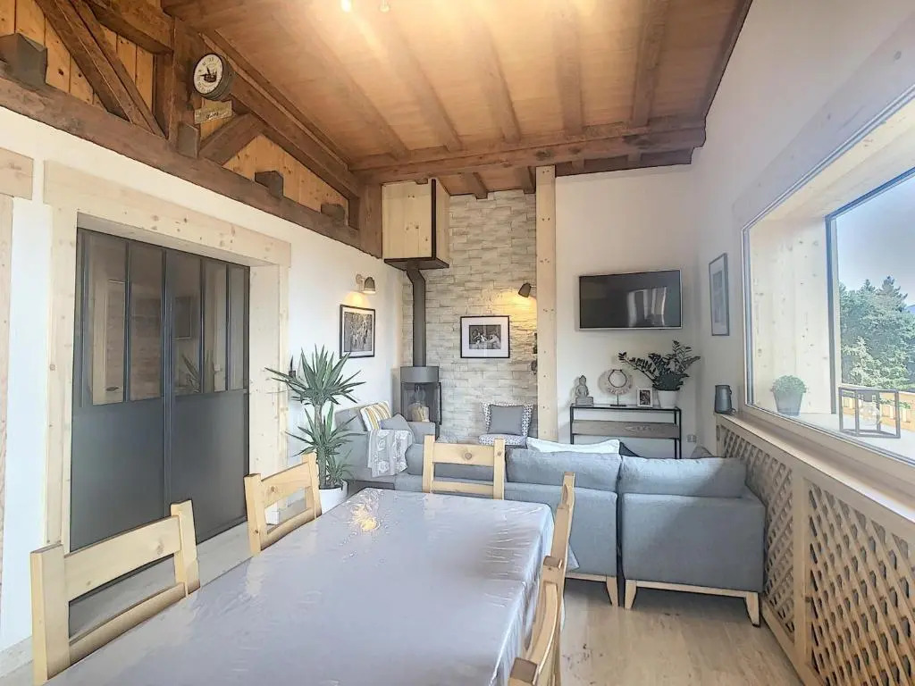Chalet 8 couchages à Combloux, Hiver à la saison, Été à la semaine - FR-1-560-32