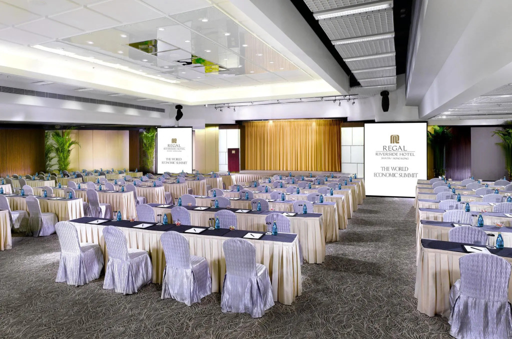 Regal Riverside Hotel