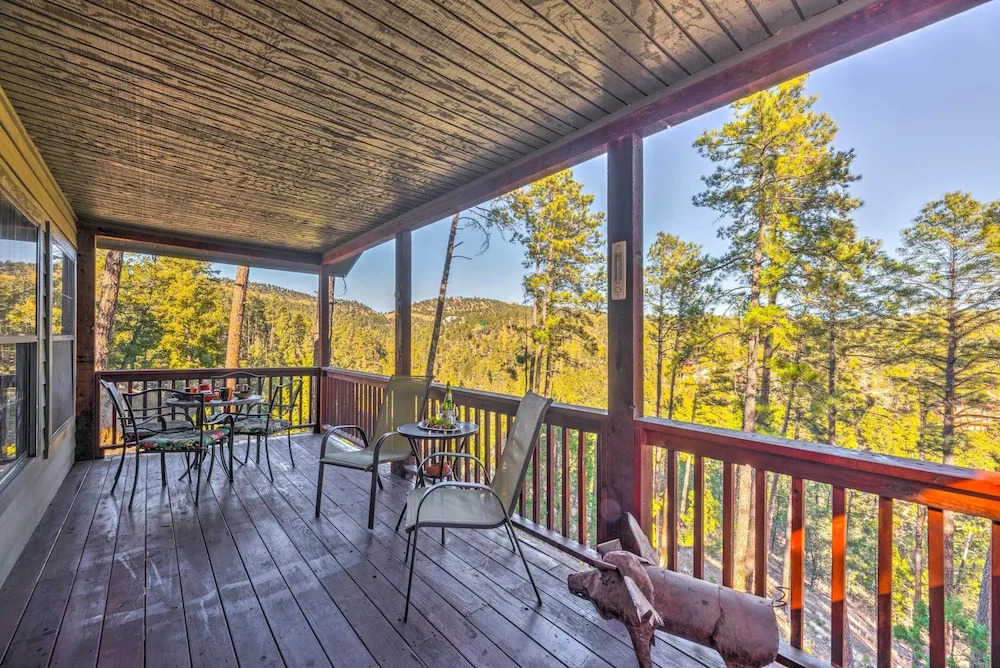 Ruidoso Cabin w/ Hot Tub & Mtn Views!