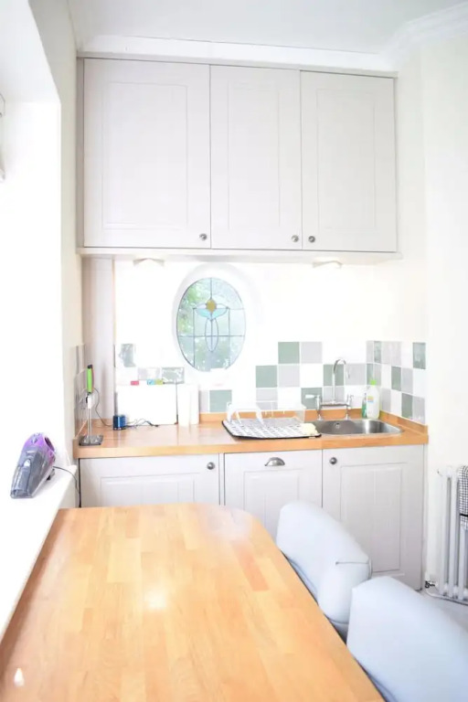 1 Bedroom Apartment near Park in South West London