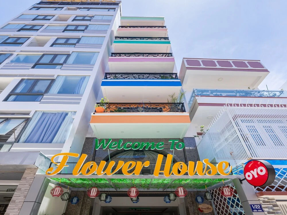 Flower House Apartment by OYO Rooms