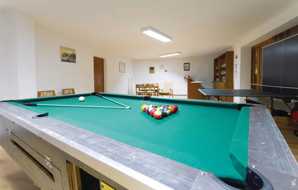 Amazing Home in Barbat With Wifi and 7 Bedrooms