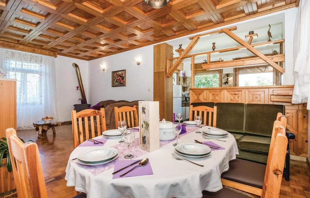 Awesome Home in Bregi With Wifi and 2 Bedrooms