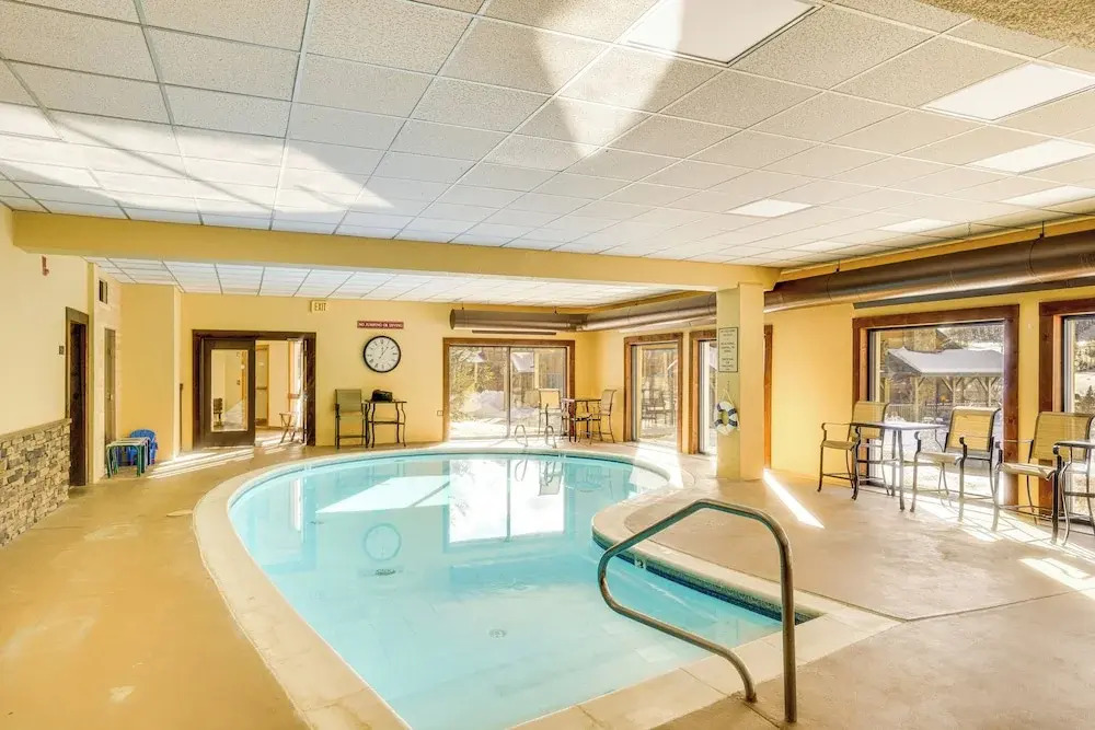 Snow Mountain Condo: Hot Tub + Shuttle to Resort