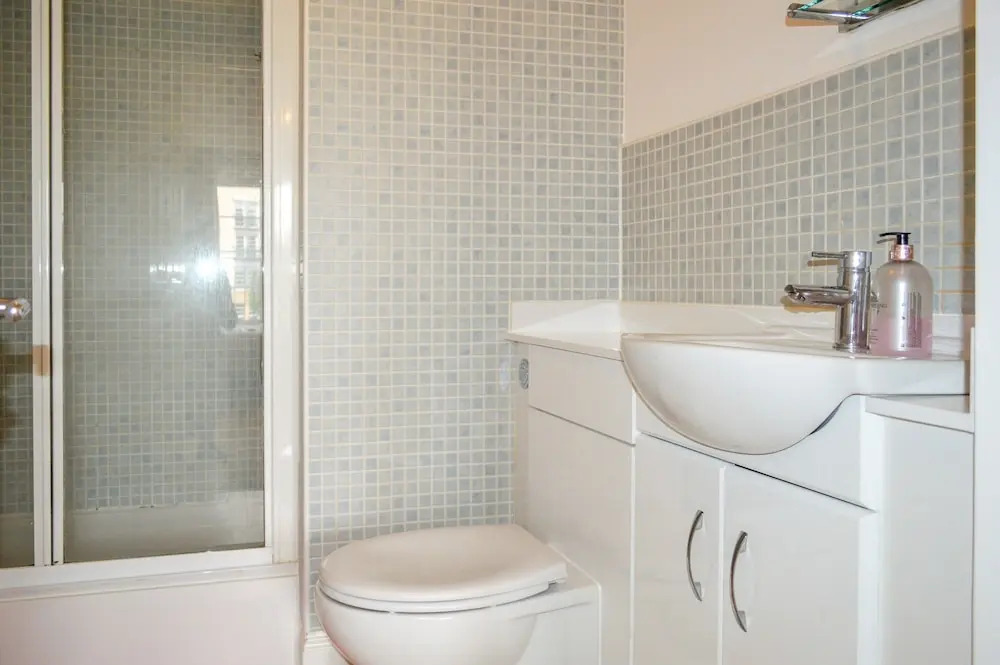 2 Bedroom Apartment Beside Water of Leith Walkway