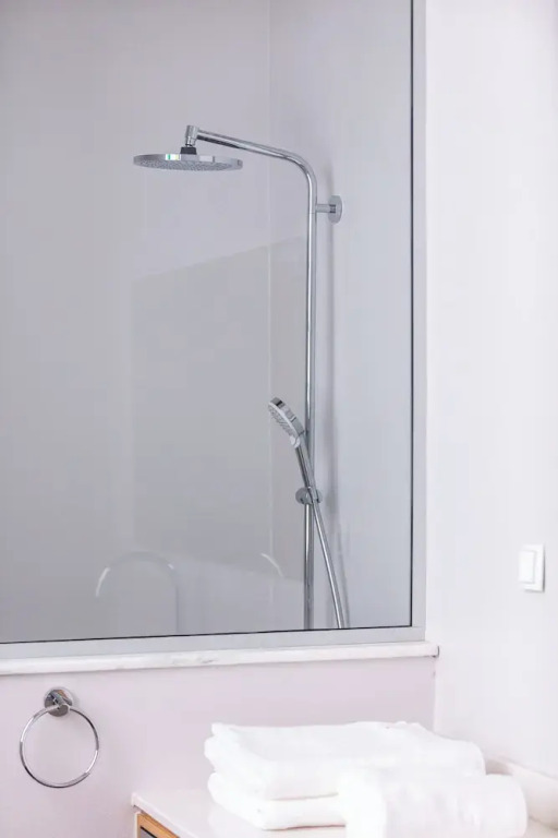stylish apt up to 4 in Rethymno