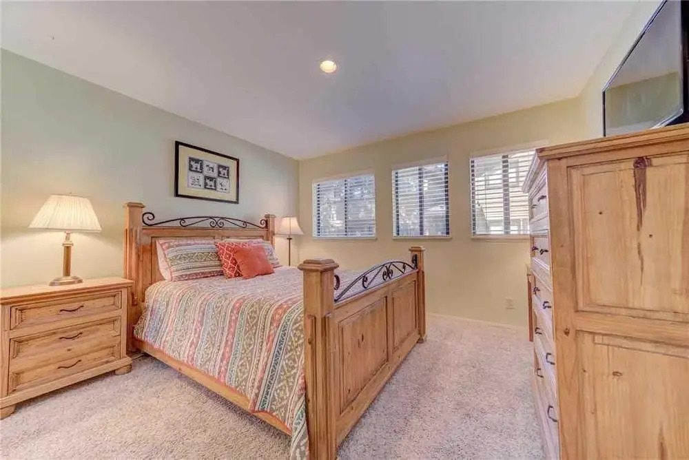 Powder Village Condominium E5