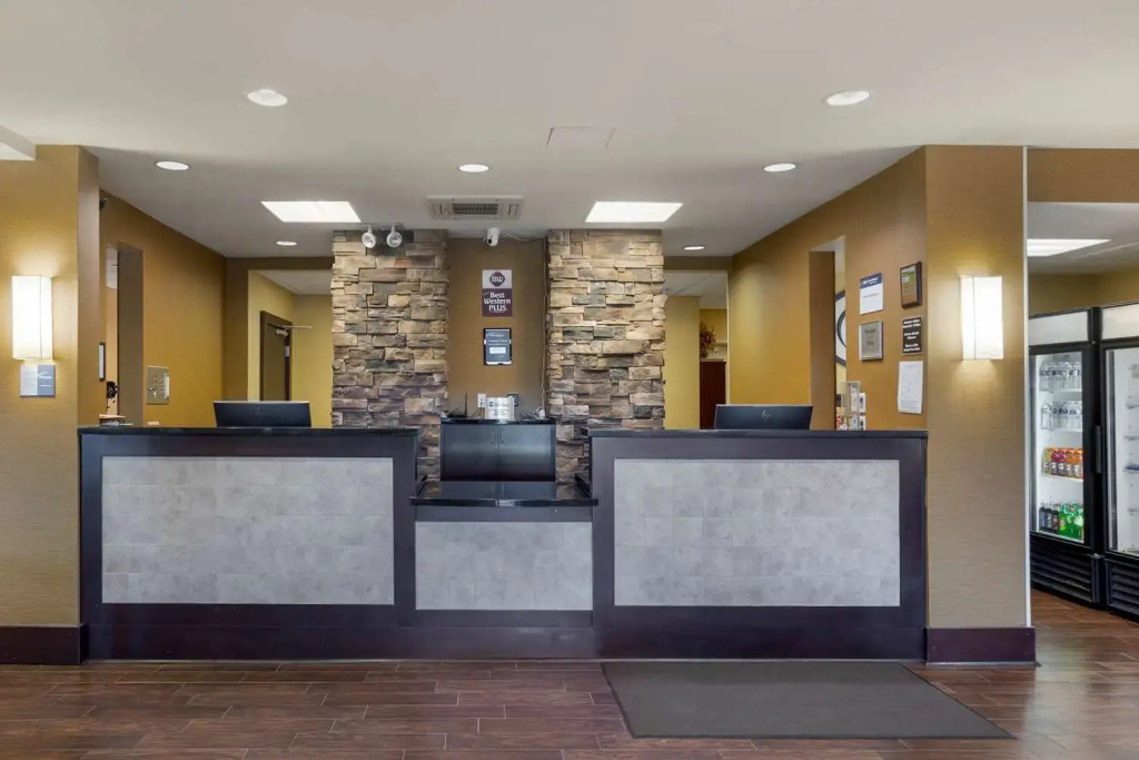 Best Western PLUS University Park Inn & Suites